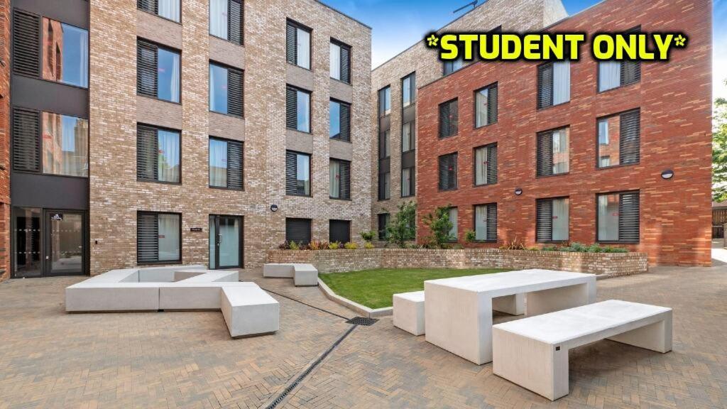 Student Only Zeni Ensuite Rooms, Colchester Extérieur photo