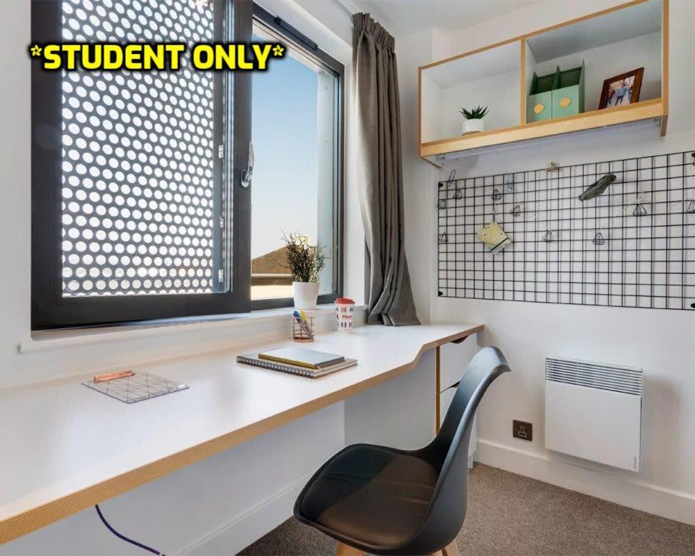 Student Only Zeni Ensuite Rooms, Colchester Extérieur photo